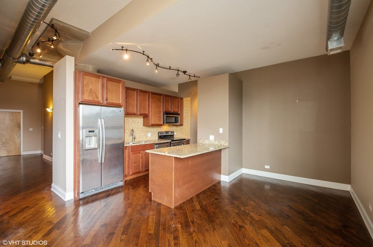 4131 W Belmont Ave Unit 204 #204 - Photo 5 of 17