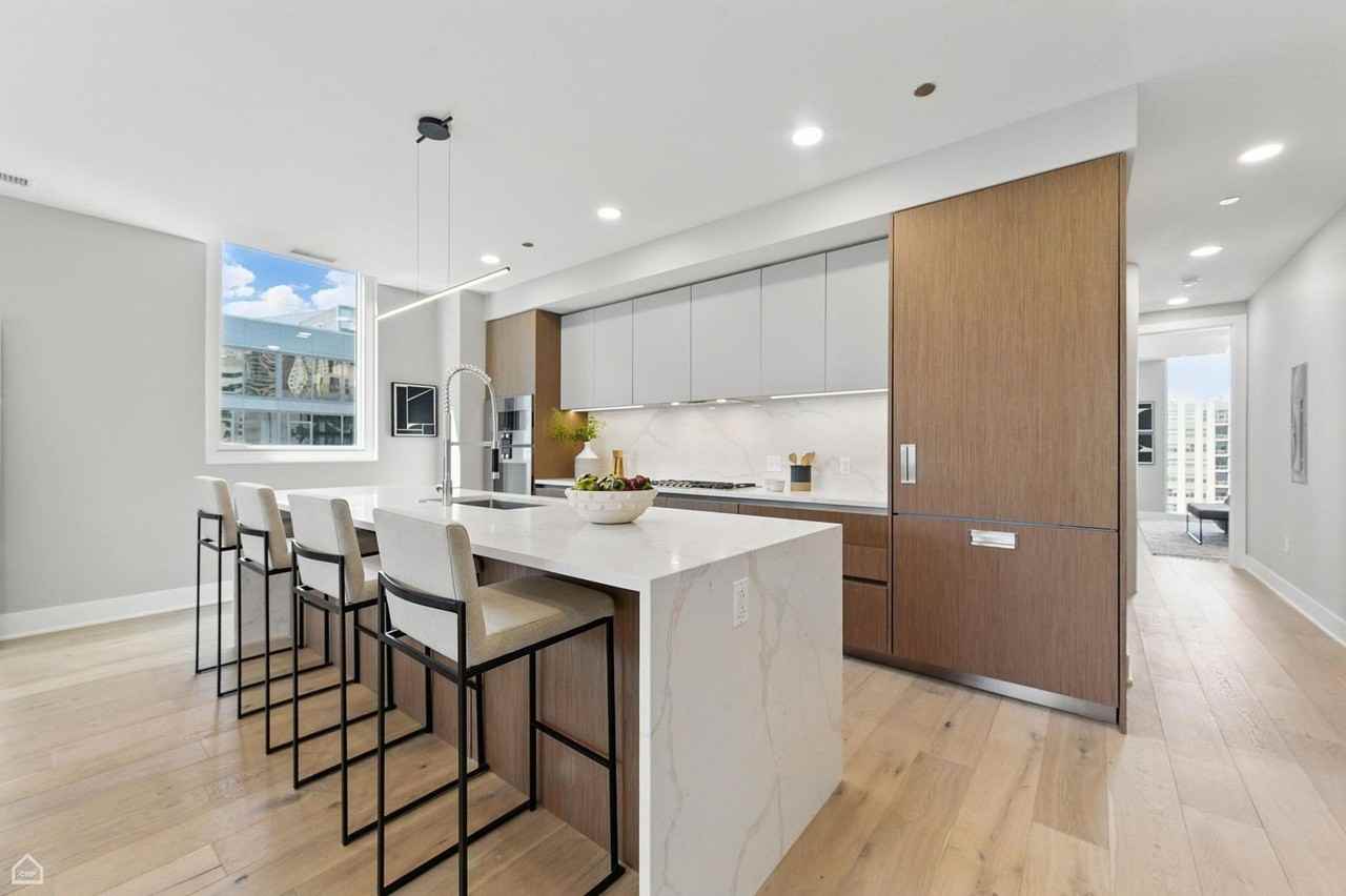 146 W Erie St Apt 1302 #1302 - Photo 2 of 17