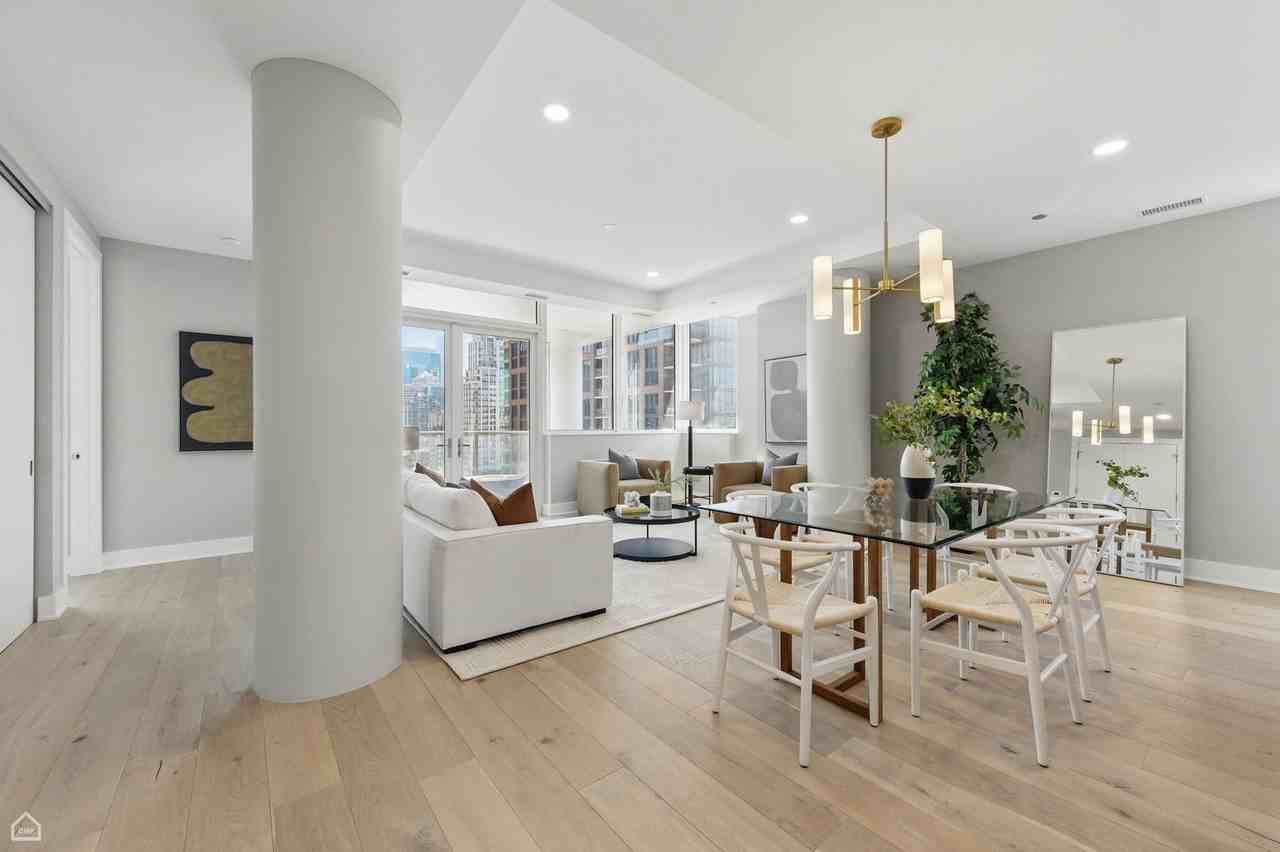 146 W Erie St Apt 1302 #1302 - Photo 5 of 17