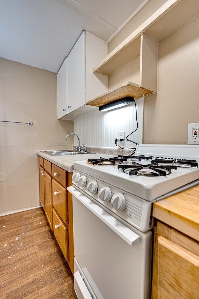 426 N Lake St Apt 2 #2 - Photo 6 of 11