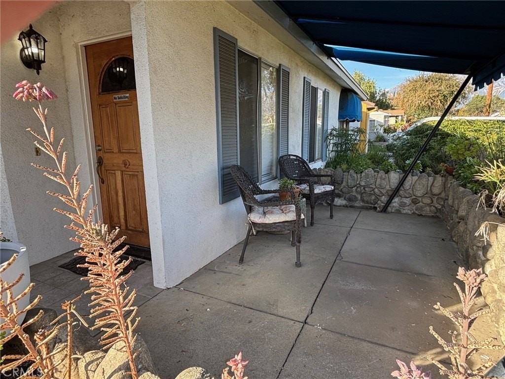 337 S 1st Ave - Photo 3 of 15