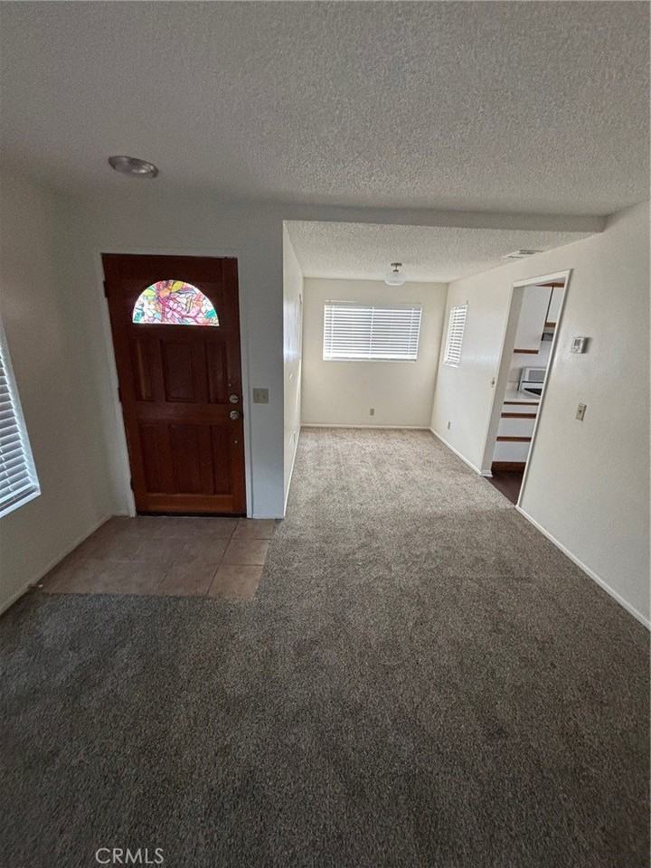 337 S 1st Ave - Photo 4 of 15