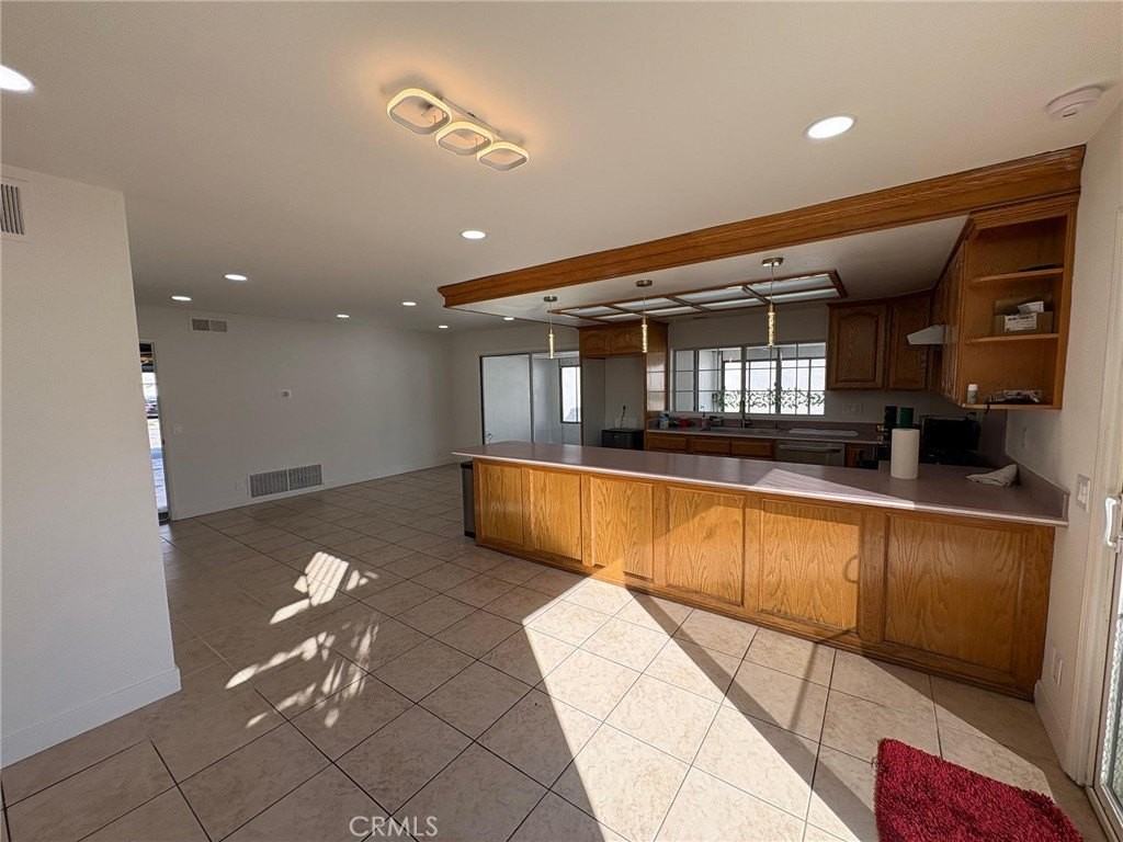 12684 Palm St - Photo 7 of 24