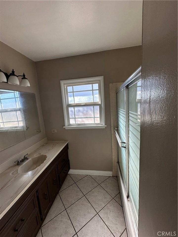 229 S Homerest Ave - Photo 4 of 11