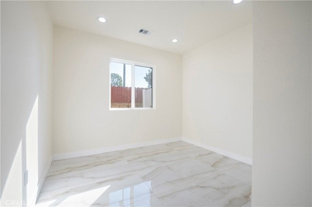 20473 Shamrock Pl - Photo 4 of 10