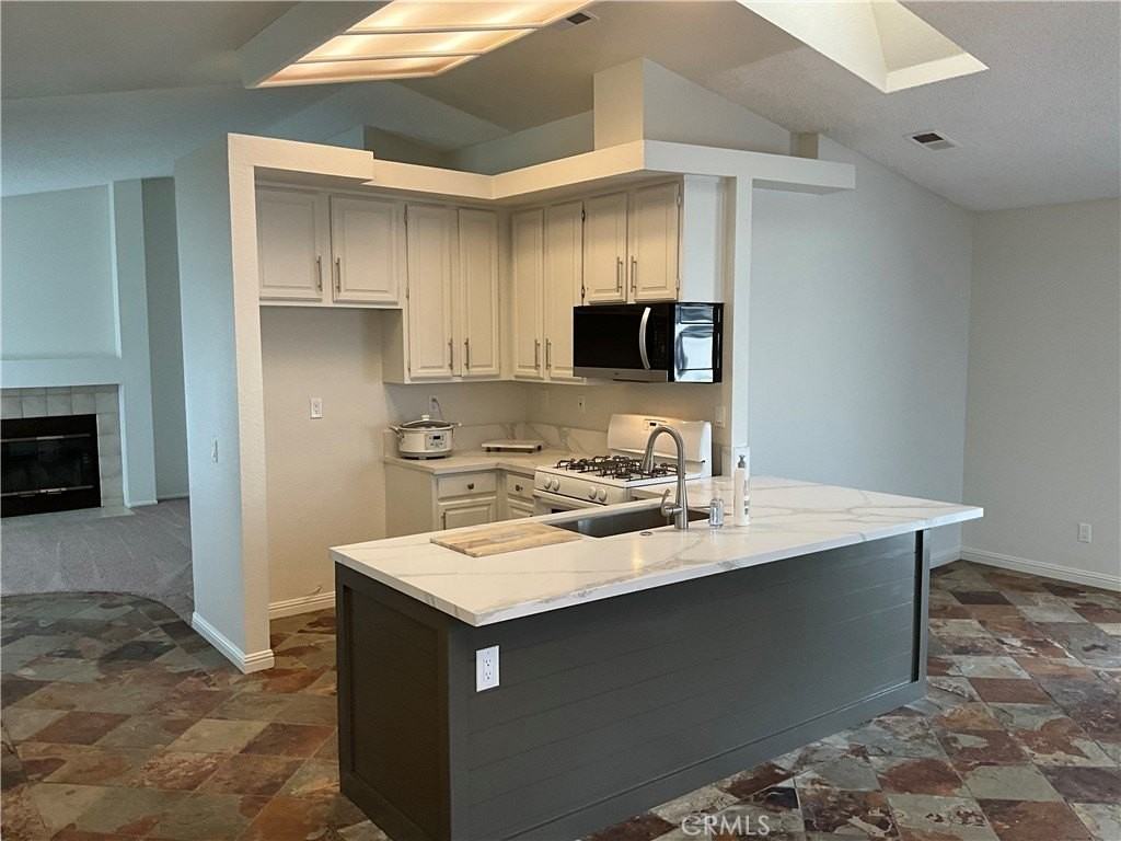 39513 Oak Cliff Dr - Photo 6 of 19