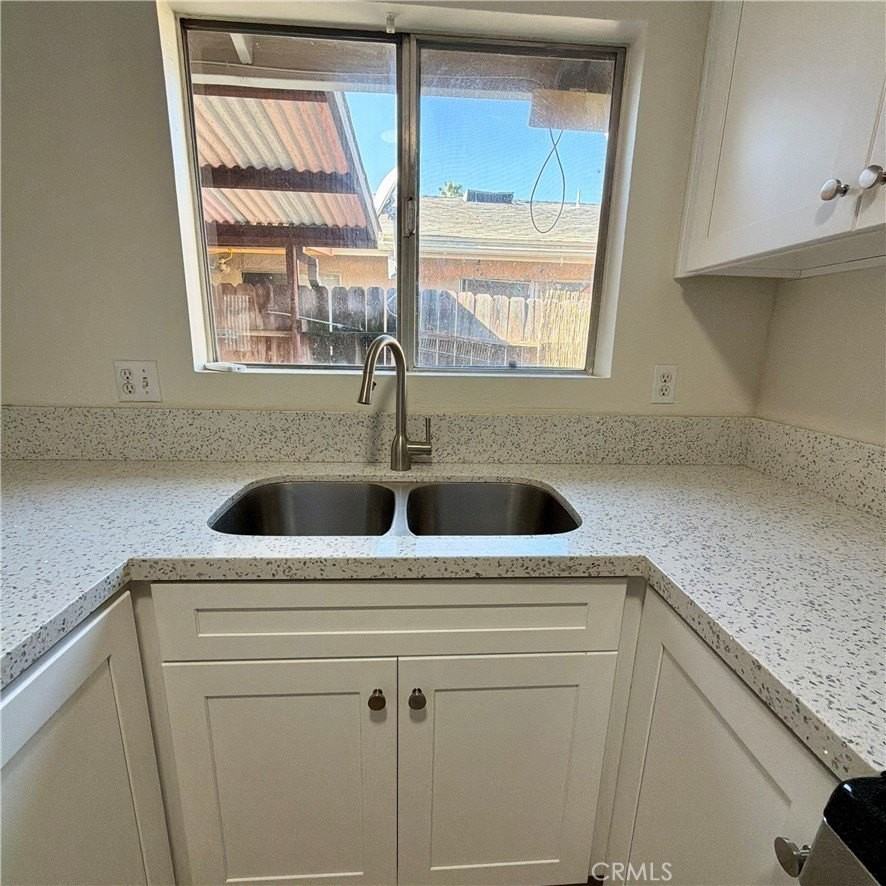 1304 W Lido Pl #2 - Photo 5 of 20