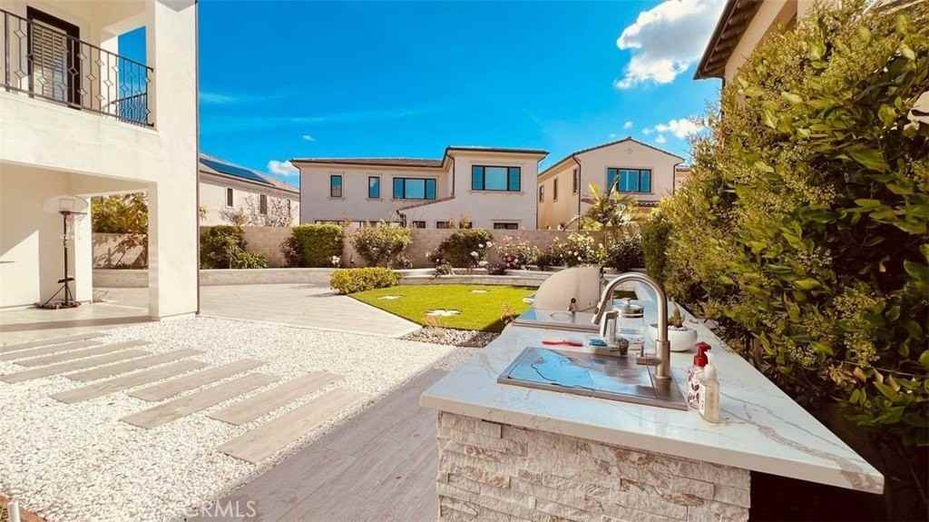 57 Kite - Photo 6 of 40