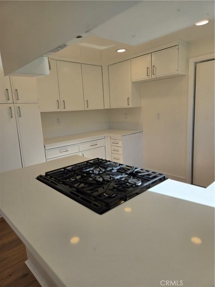 6787 Emerson Dr - Photo 5 of 22