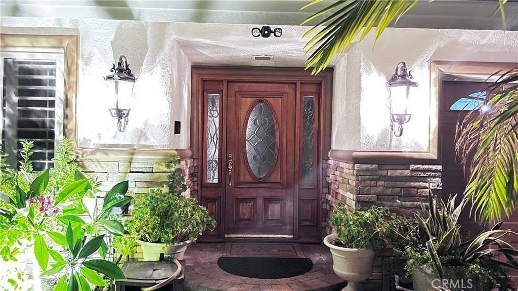 24081 La Chiquita Dr - Photo 3 of 28