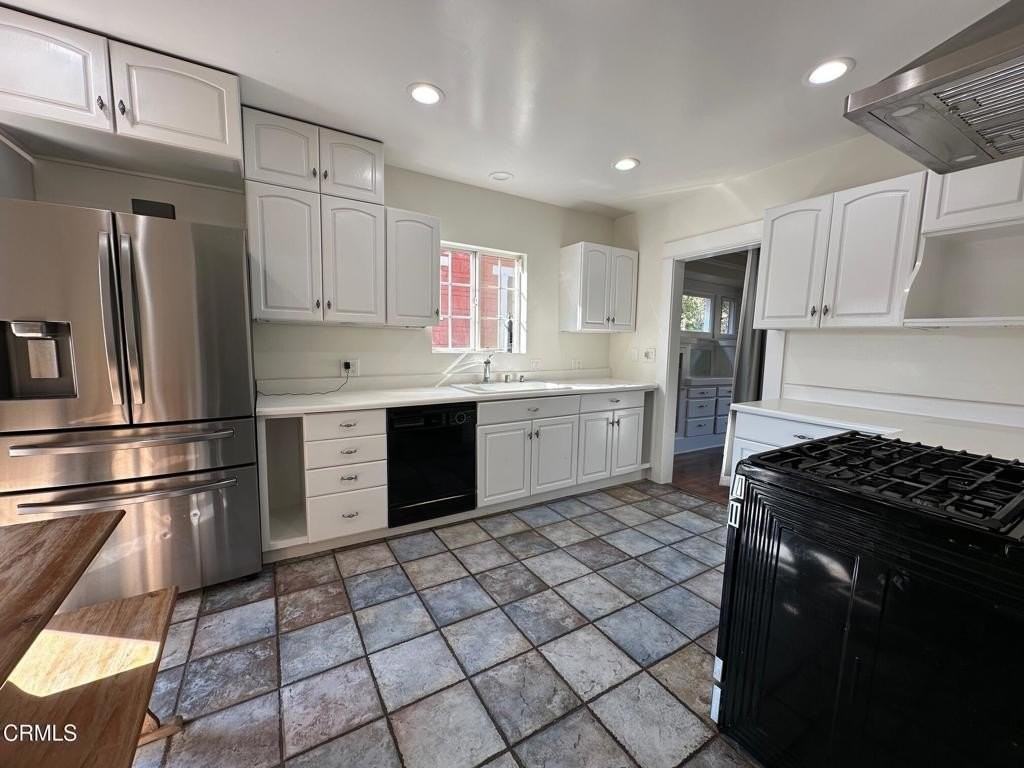 1741 Mission St - Photo 6 of 21