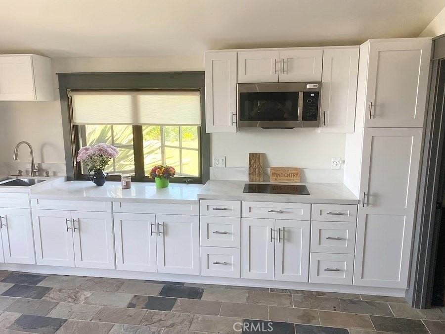 4640 Marloma Dr - Photo 3 of 11