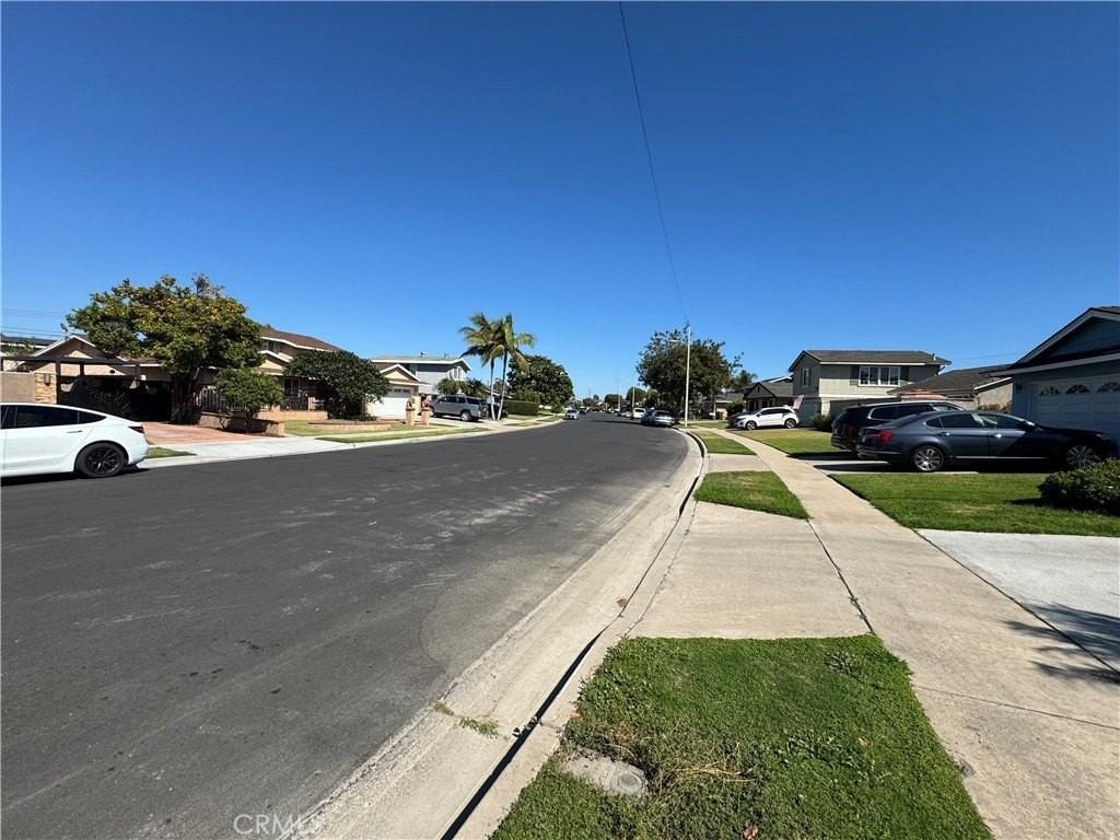 16763 Daisy Ave - Photo 2 of 20