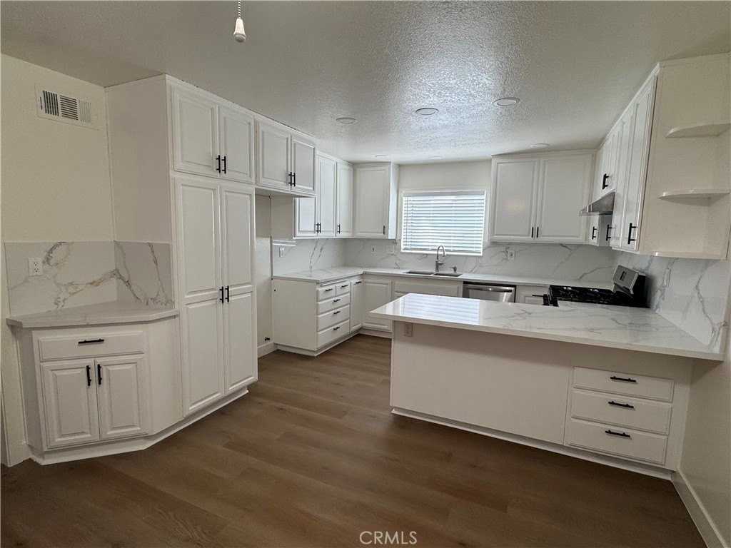 16763 Daisy Ave - Photo 4 of 20