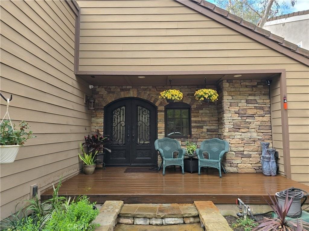 24832 Forest Knoll Ln - Photo 3 of 50