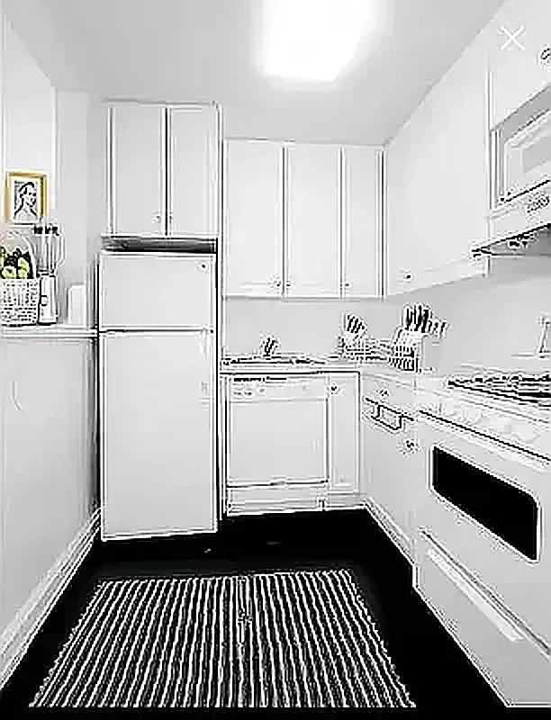 238 E 36th St #3D - Photo 2 of 4