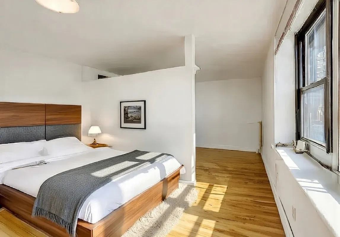 238 E 36th St #3D - Photo 3 of 4