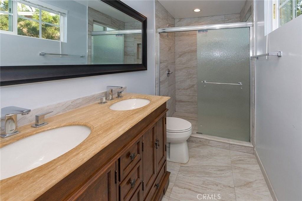 5202 Woodman Ave - Photo 2 of 14