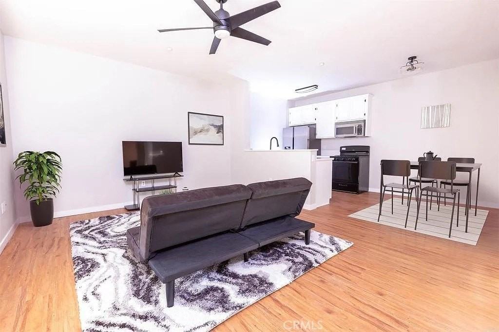 9728 Marilla Dr #400 - Photo 2 of 8