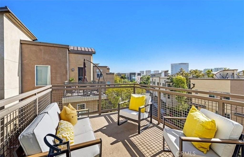 39 Waldorf - Photo 3 of 11