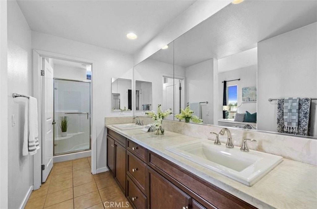 39 Waldorf - Photo 5 of 11