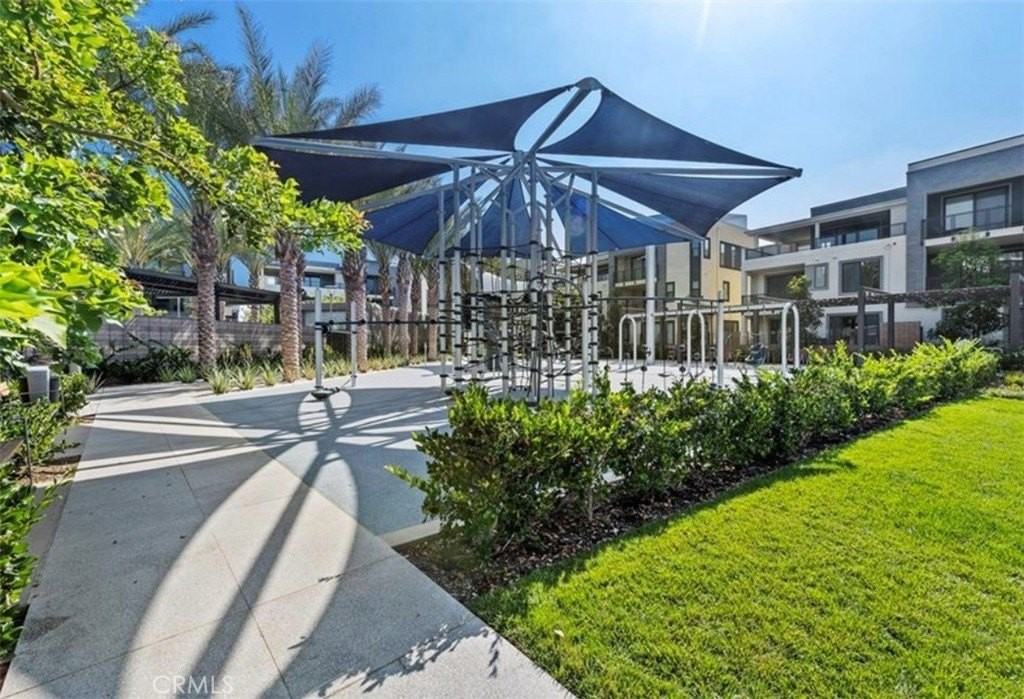 39 Waldorf - Photo 7 of 11