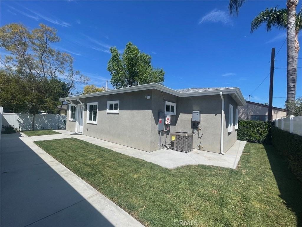 5436 Cambury Ave - Photo 5 of 34