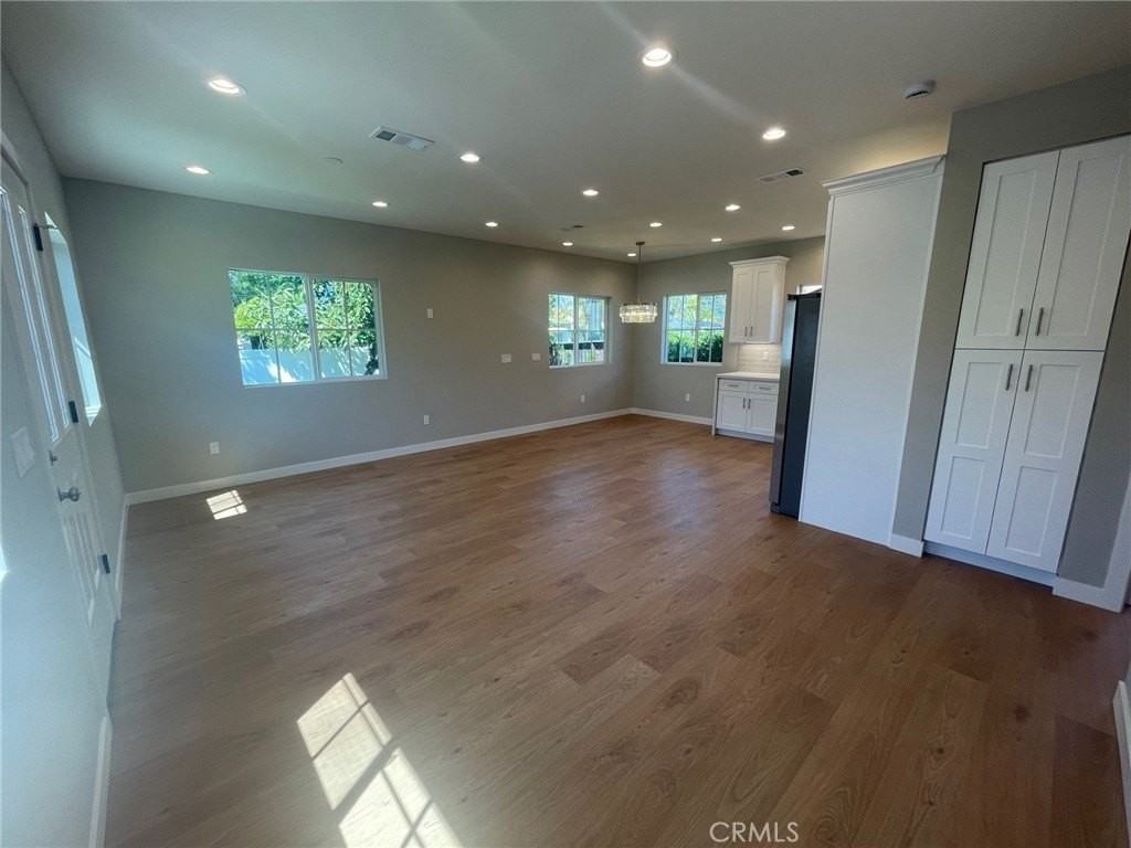 5436 Cambury Ave - Photo 7 of 34