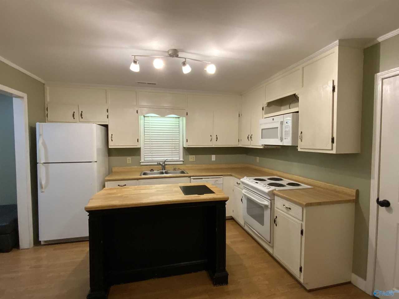 108 Pat St - Photo 4 of 10