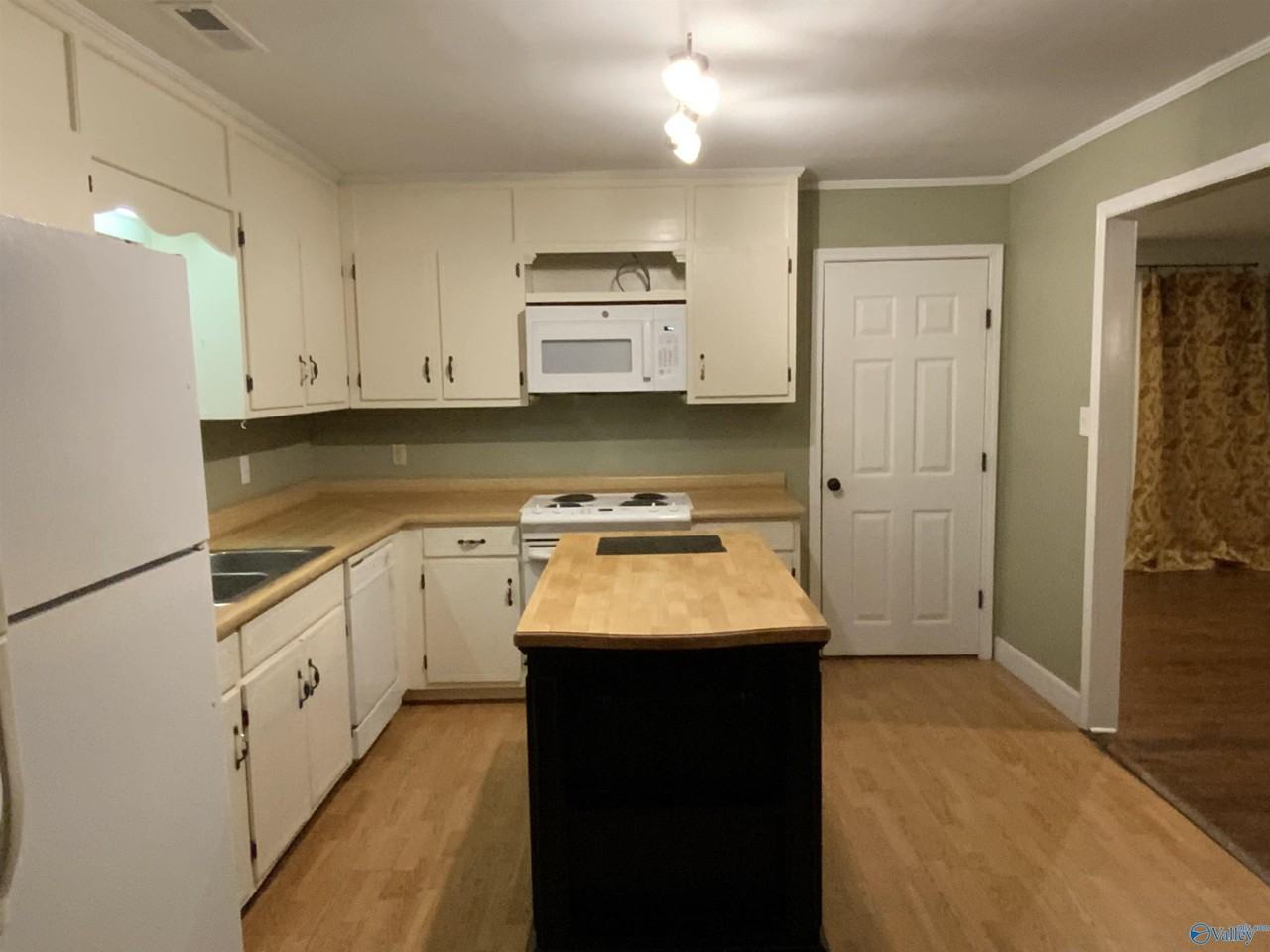 108 Pat St - Photo 5 of 10