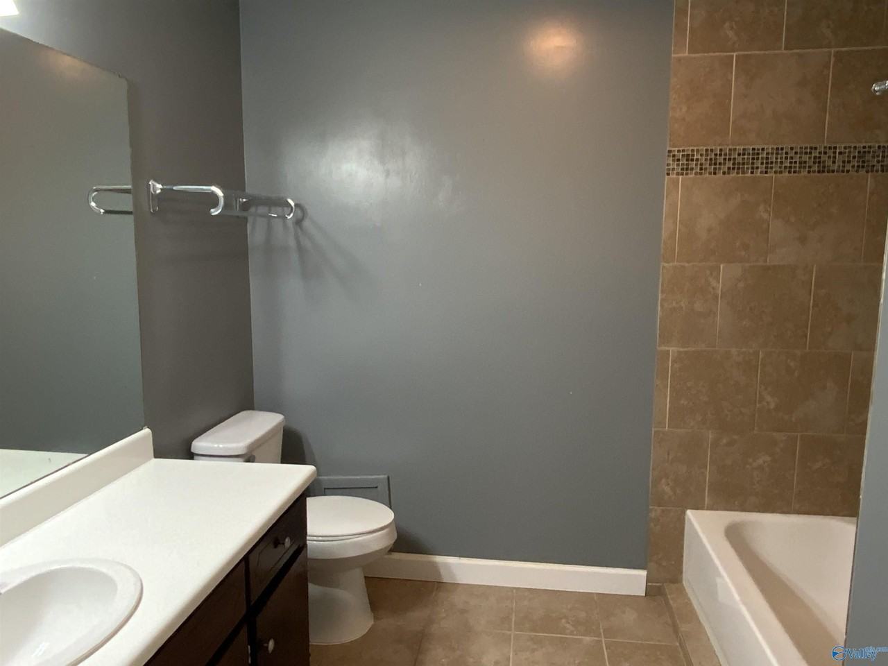 108 Pat St - Photo 7 of 10