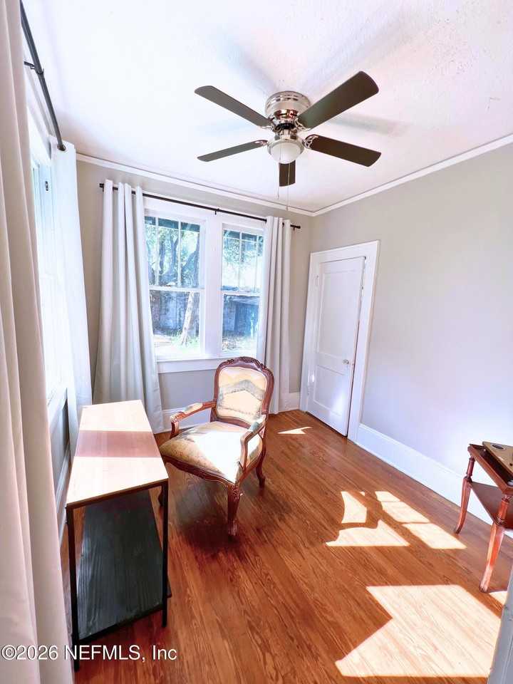 226 E 15th St - Photo 7 of 16