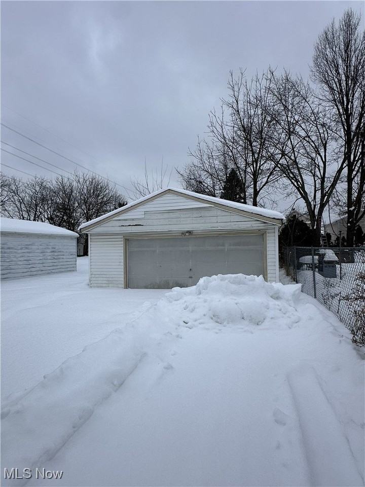 5303 Kohout St - Photo 2 of 17