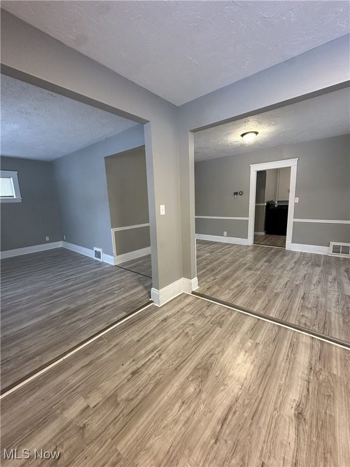 5303 Kohout St - Photo 3 of 17