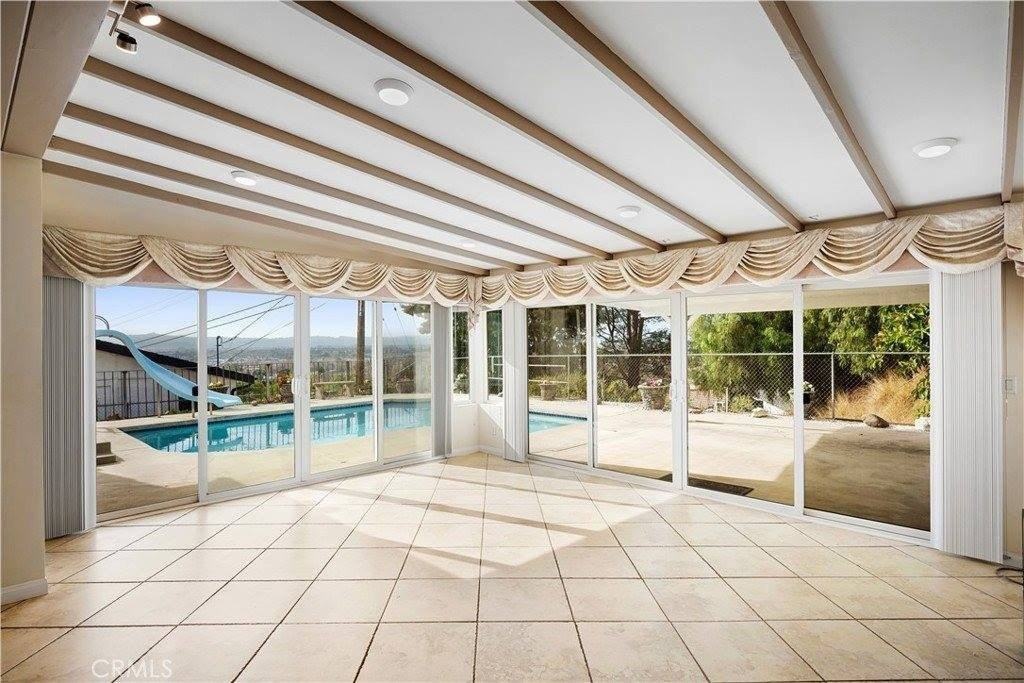 841 Irving Dr - Photo 7 of 34