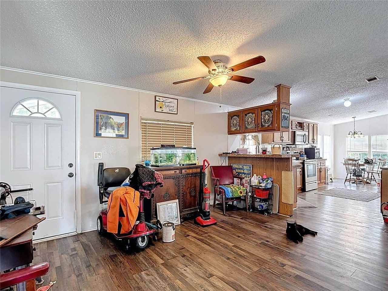 9801 Upland Dr - Photo 5 of 50