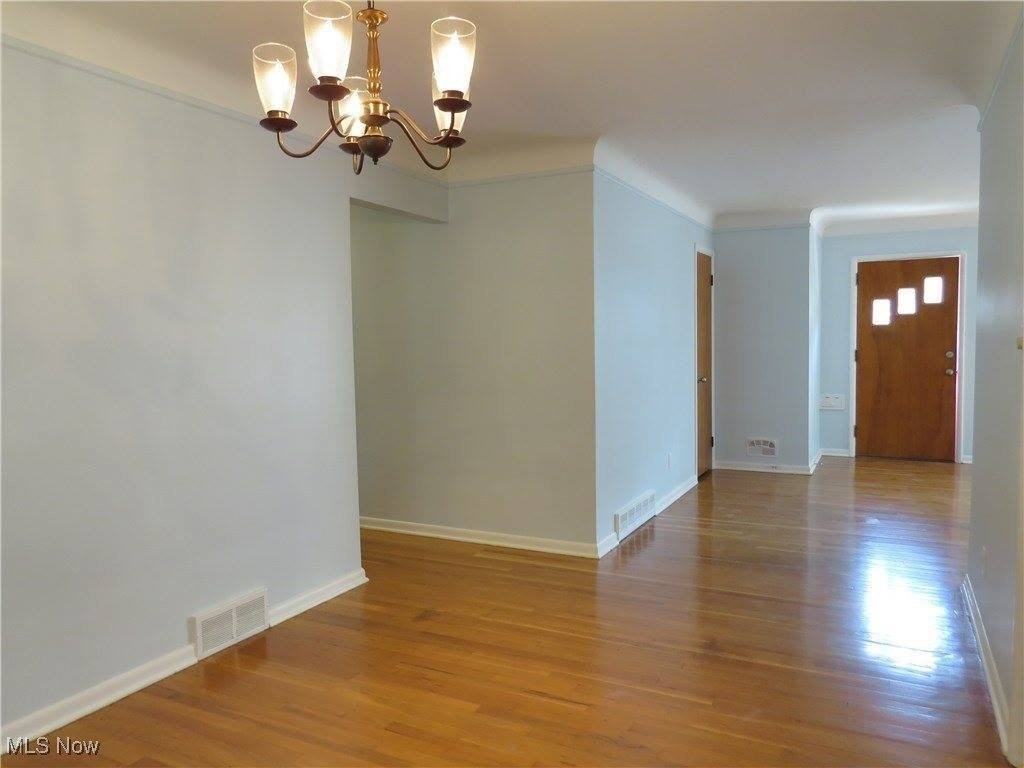 25316 Conover Dr - Photo 2 of 25