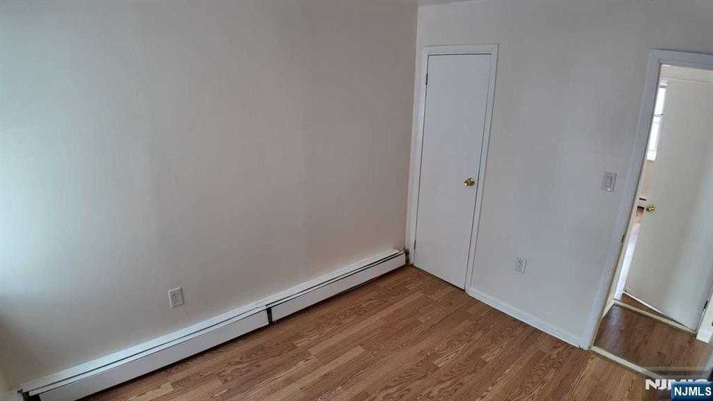 381 Lanza Ave - Photo 7 of 11