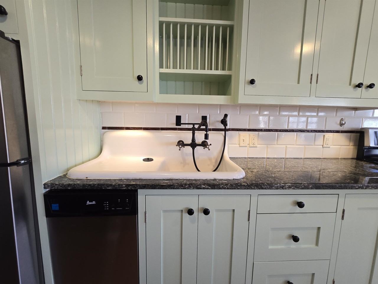 383 Birch Hill Rd - Photo 3 of 24