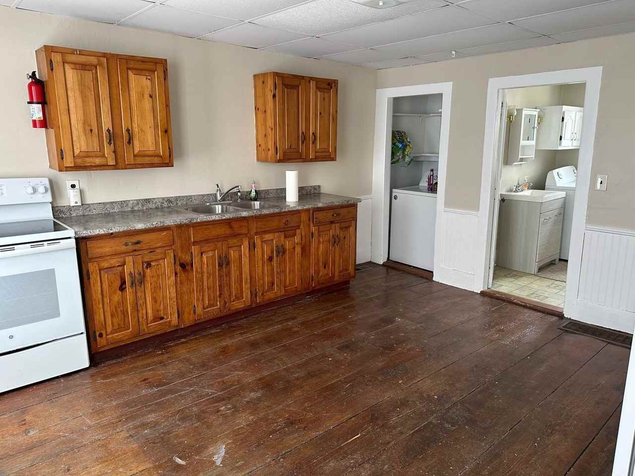 32 Main St - Photo 2 of 8