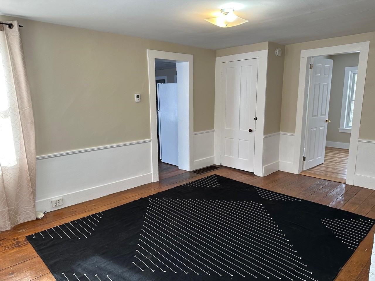 32 Main St - Photo 3 of 8