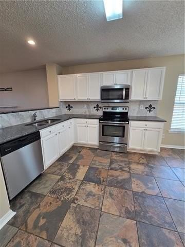 1000 Clairise Ct - Photo 4 of 15