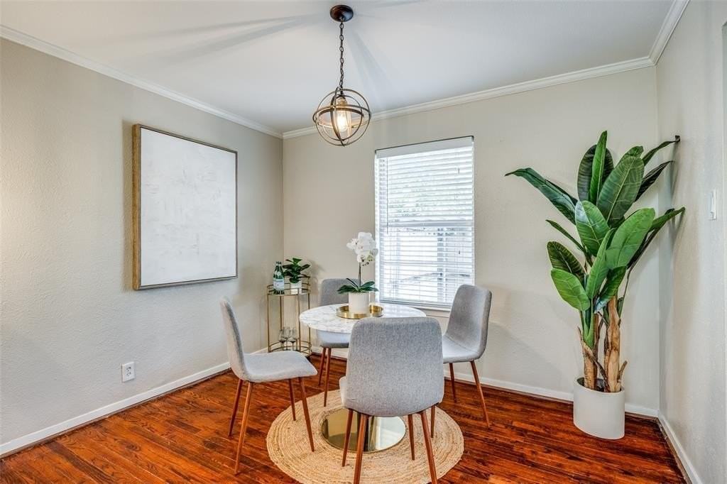 5010 N Hall St - Photo 5 of 25