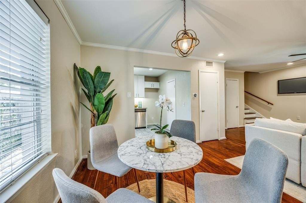 5010 N Hall St - Photo 6 of 25