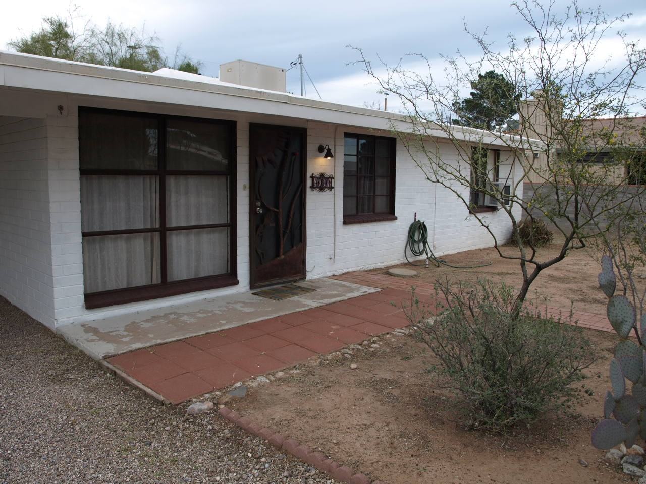 4001 E 32nd St - Photo 2 of 33