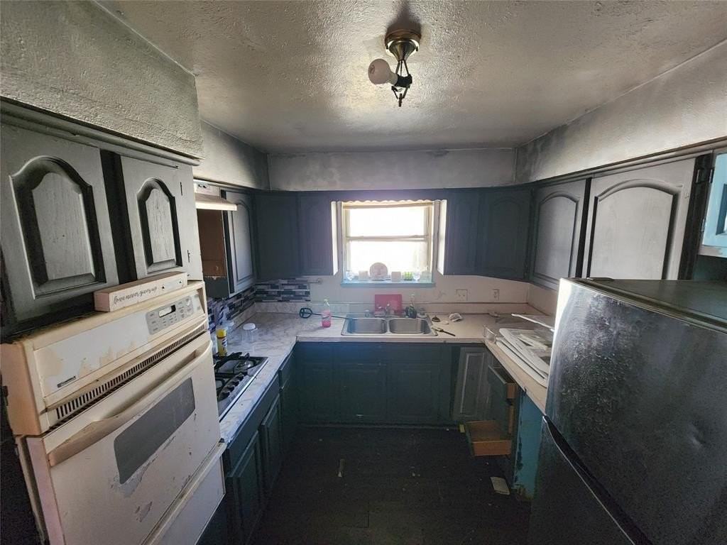 8715 Fairhaven Ln - Photo 4 of 14