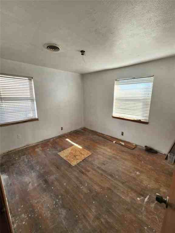 8715 Fairhaven Ln - Photo 6 of 14