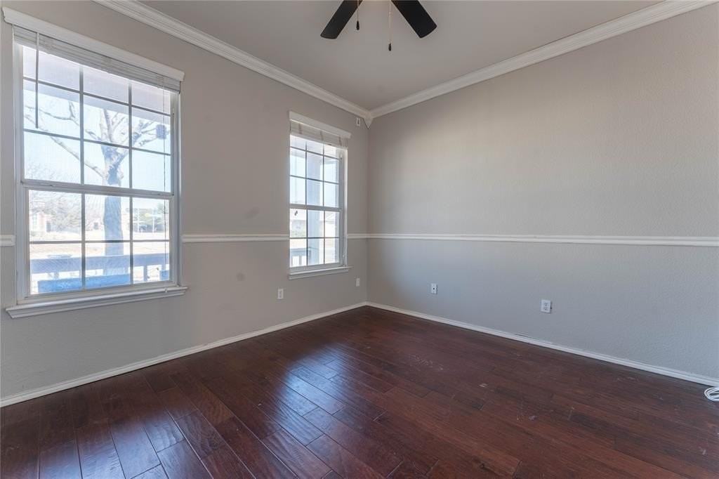 5028 Senator Dr - Photo 2 of 28