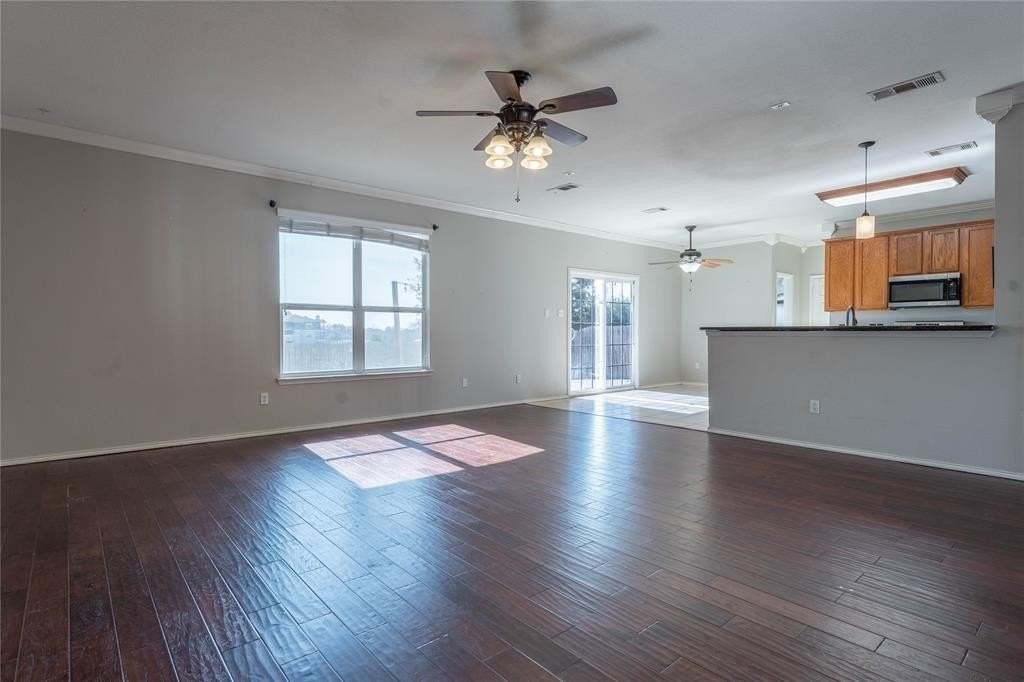 5028 Senator Dr - Photo 6 of 28