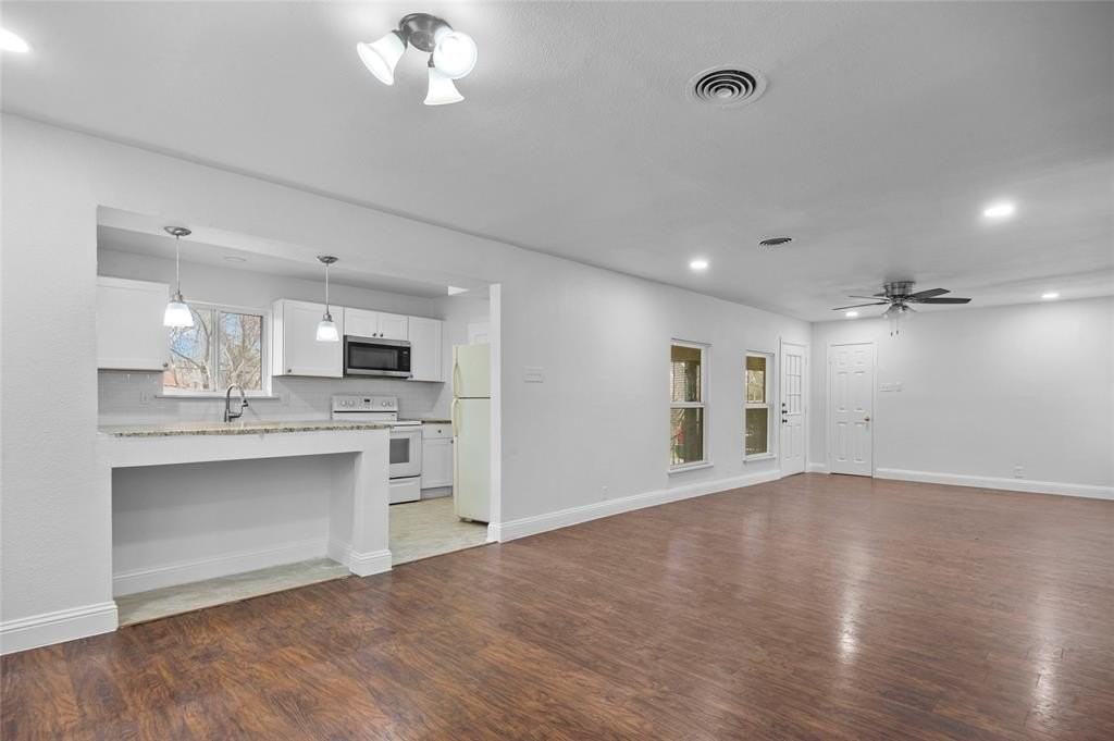 3334 Modlin St - Photo 4 of 8